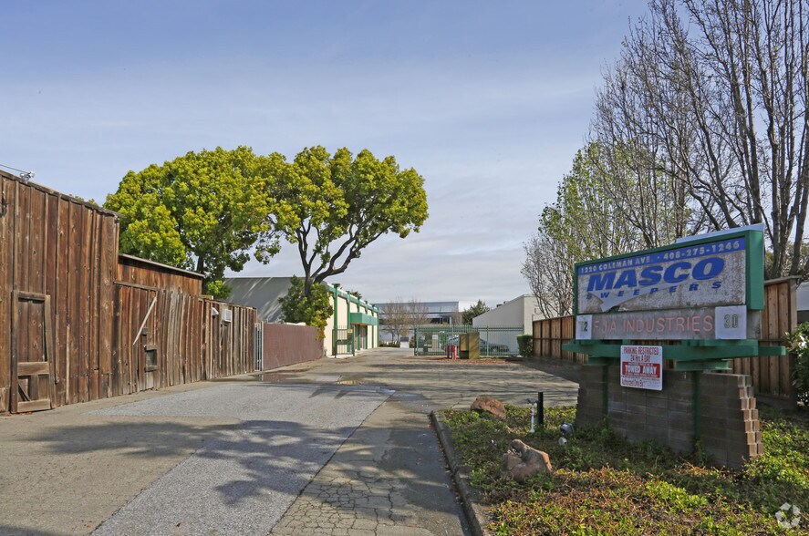1220 Coleman Ave, Santa Clara, CA à louer - Photo de l’immeuble – Image 2 sur 3