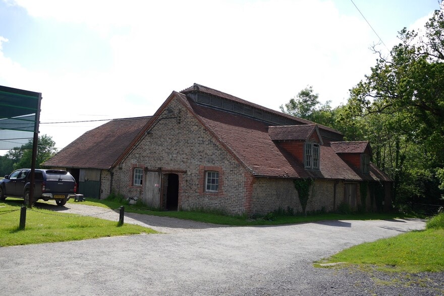 Brick Barn, Garstons Farm, Bolney Chapel Rd, Bolney à louer - Photo de l’immeuble – Image 3 sur 6