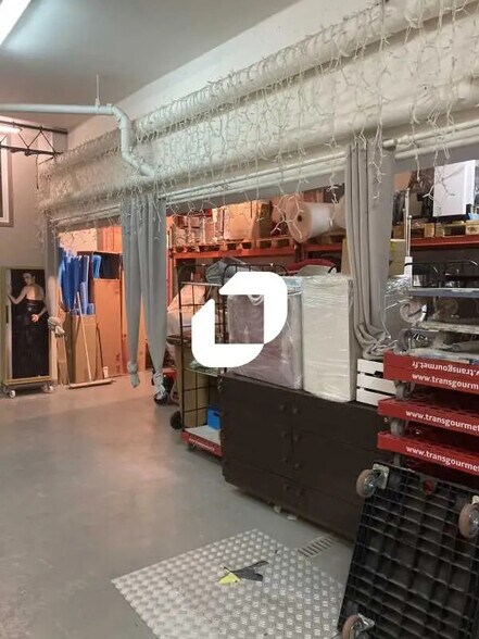 Local d'activités dans Courbevoie à vendre - Photo de l’immeuble – Image 3 sur 5