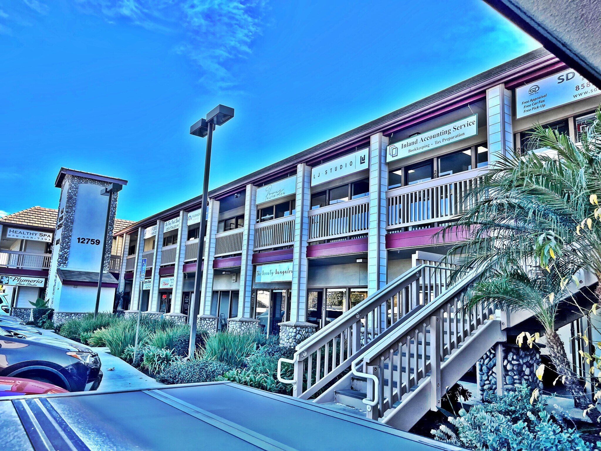 12759 Poway Rd, Poway, CA à louer Photo principale– Image 1 sur 8