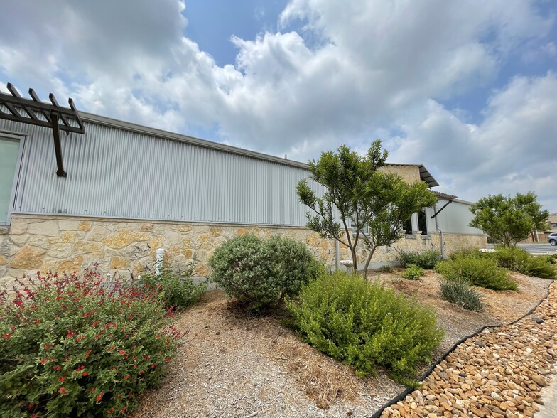 109 Enterprise Pky, Boerne, TX à louer - Photo de l’immeuble – Image 3 sur 34