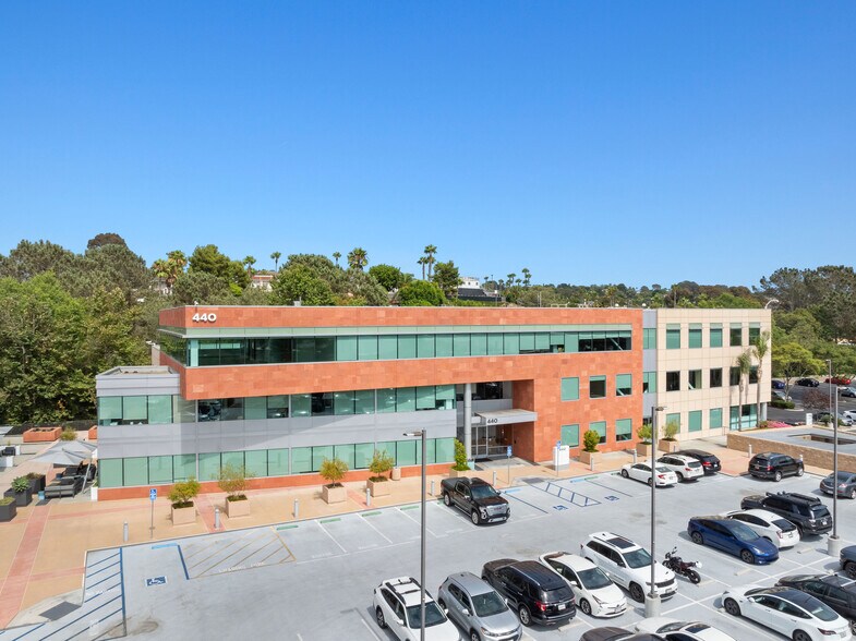 440 Stevens Ave, Solana Beach, CA à louer - Photo de l’immeuble – Image 3 sur 12