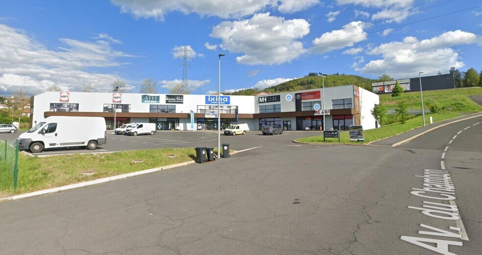 Local commercial dans Le Puy-en-Velay à vendre - Photo de l’immeuble – Image 2 sur 4