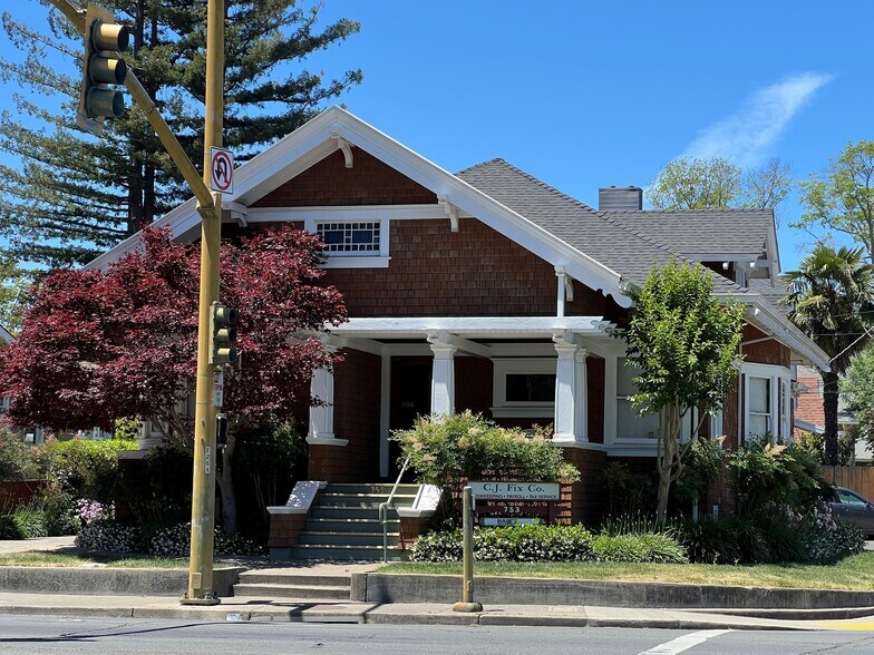 753 Jefferson St, Napa, CA à vendre - Photo principale – Image 1 sur 14