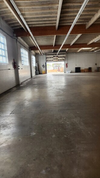 2101 E 37th St, Vernon, CA à vendre - Photo de l’immeuble – Image 3 sur 17