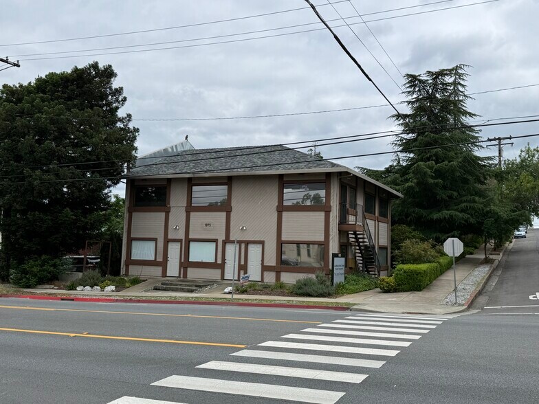 1975 Placer St, Redding, CA à vendre - Photo principale – Image 1 sur 14