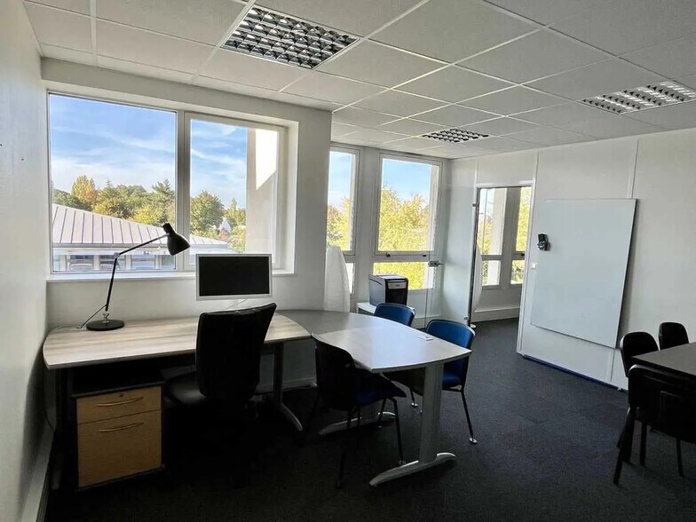 Bureau dans Pacé à louer - Photo de l’immeuble – Image 3 sur 8