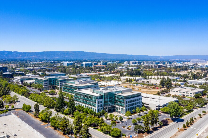 1050 Enterprise Way, Sunnyvale, CA à louer - Aérien – Image 3 sur 7
