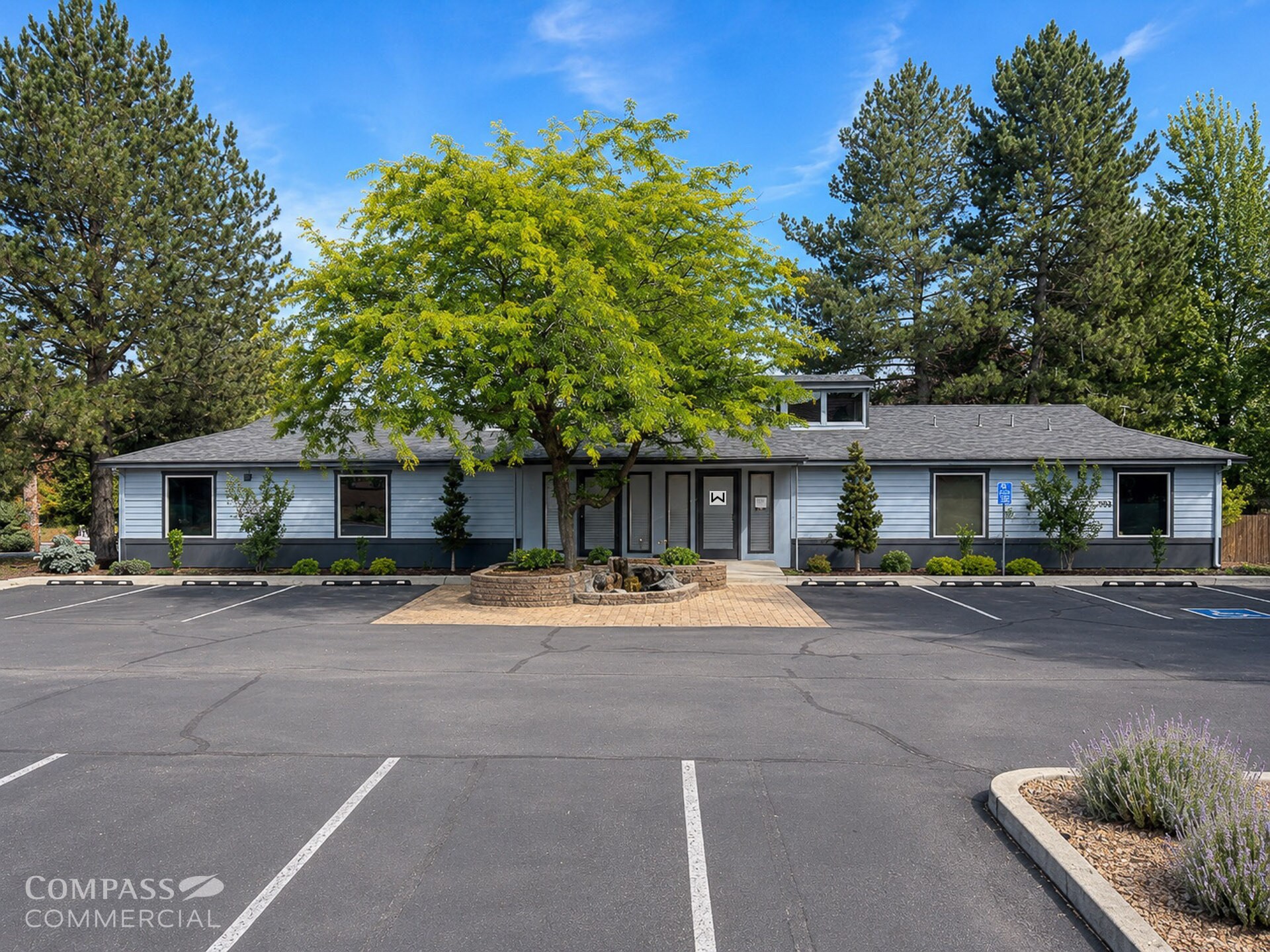 2100 NE Neff Rd, Bend, OR à louer Photo de l’immeuble– Image 1 sur 5