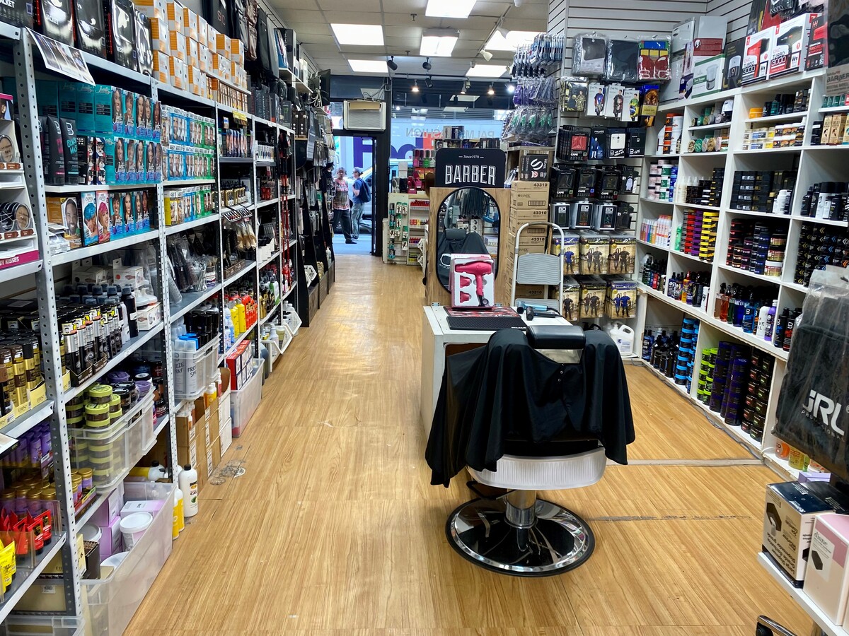 146 W 29th St, New York, NY 10001 - Lot Retail - - Photo intérieure - Image 1 of 2
