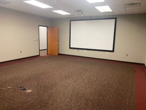 3909 Research Park Dr, Ann Arbor, MI à louer Photo intérieure– Image 2 sur 14