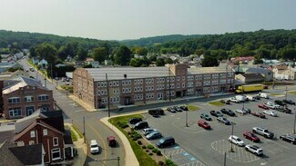 Plus de détails pour 12 W Locust St, Fleetwood, PA - Local commercial à louer