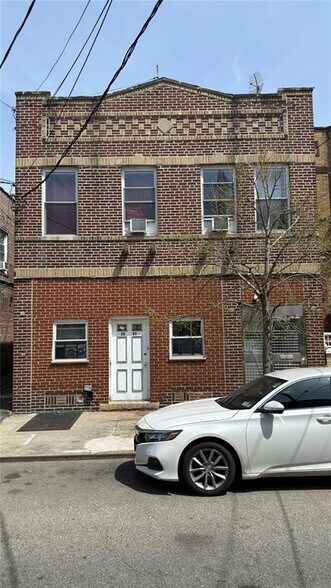 5507 103rd St, Corona, NY à vendre - Photo de l’immeuble – Image 2 sur 7