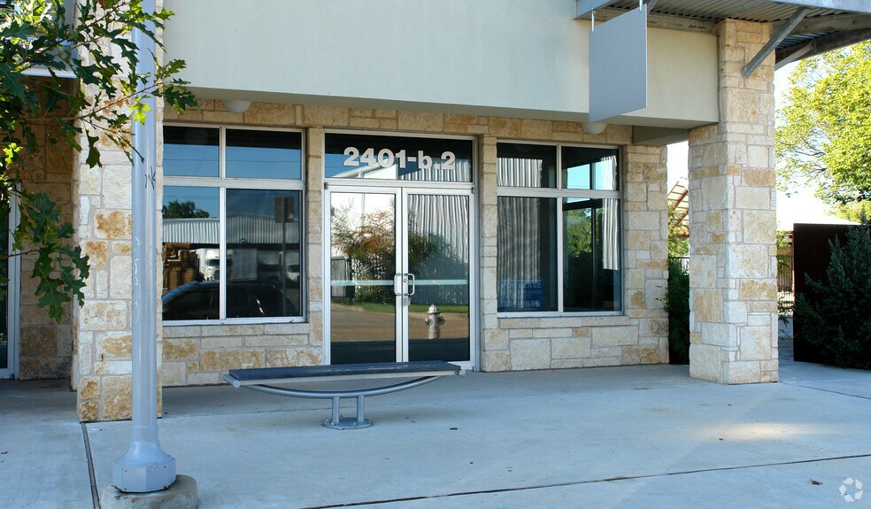 2401 E 6th St, Austin, TX à louer - Photo de l’immeuble – Image 3 sur 37