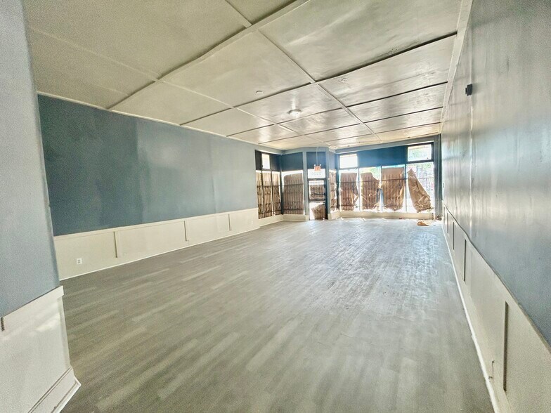 2226 E 75th St, Chicago, IL à louer - Photo de l’immeuble – Image 2 sur 7