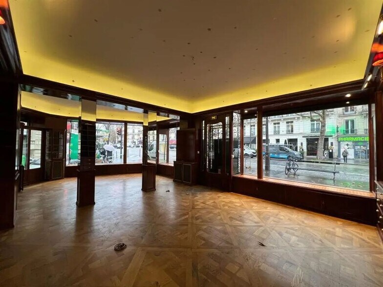 Local commercial dans Paris à louer - Photo de l’immeuble – Image 1 sur 1