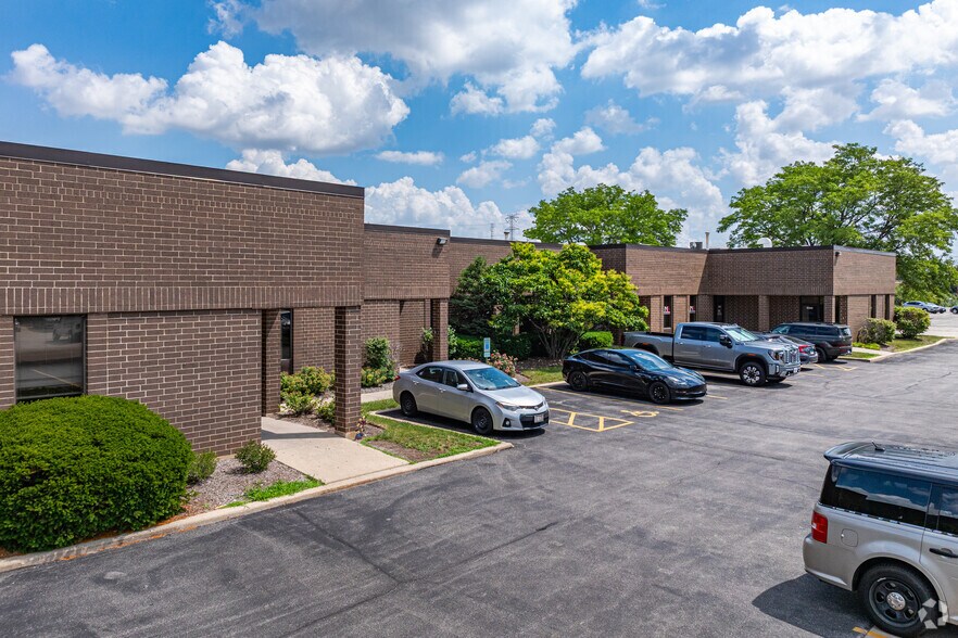 1050-1060 N Dupage Ave, Lombard, IL à louer - Photo de l’immeuble – Image 2 sur 4