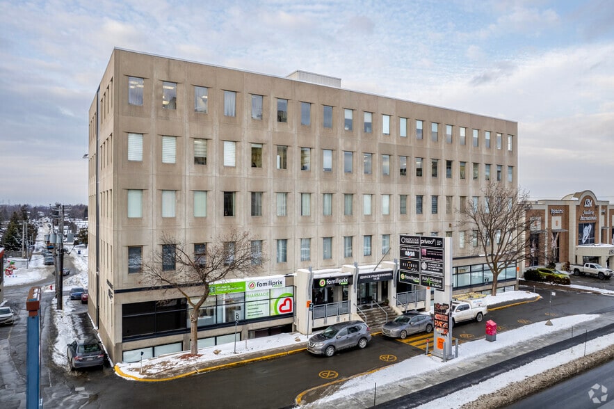 1435 Boul Saint-Martin O, Laval, QC à louer - Photo principale – Image 1 sur 16
