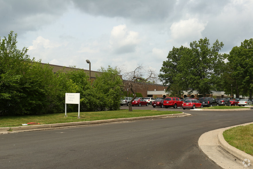 30500 Cypress Rd, Romulus, MI à louer - Photo principale – Image 1 sur 7