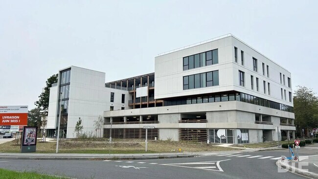 Plus de détails pour Bureau à vendre