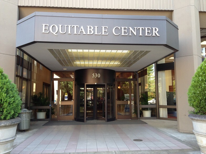 530 Center St NE, Salem, OR à louer - Photo de l’immeuble – Image 3 sur 6