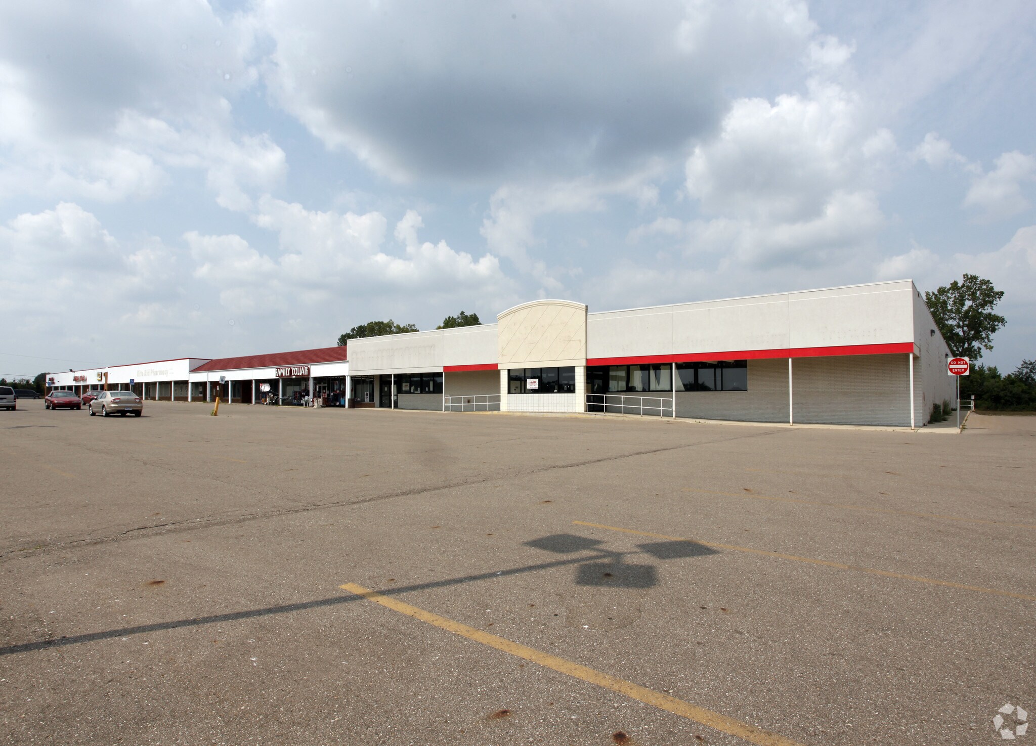 9098-9136 Miller Rd, Swartz Creek, MI à louer Photo principale– Image 1 sur 16