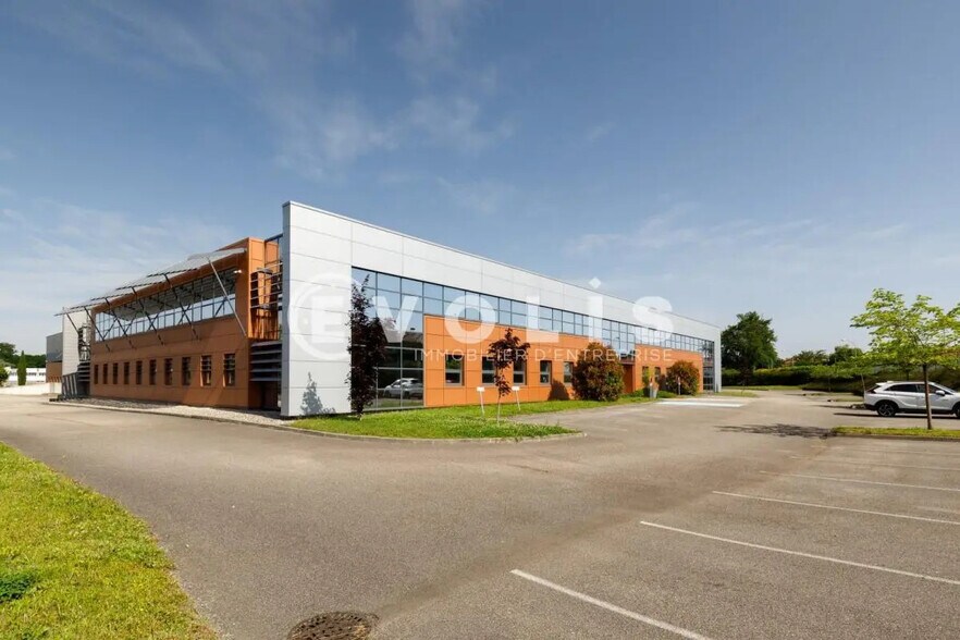 555 Rue De La Dombes, Miribel à louer - Photo de l’immeuble – Image 1 sur 29