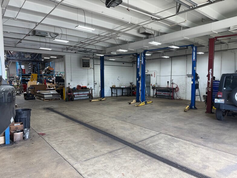 7218 N Virginia Rd, Crystal Lake, IL à vendre - Photo intérieure – Image 3 sur 10