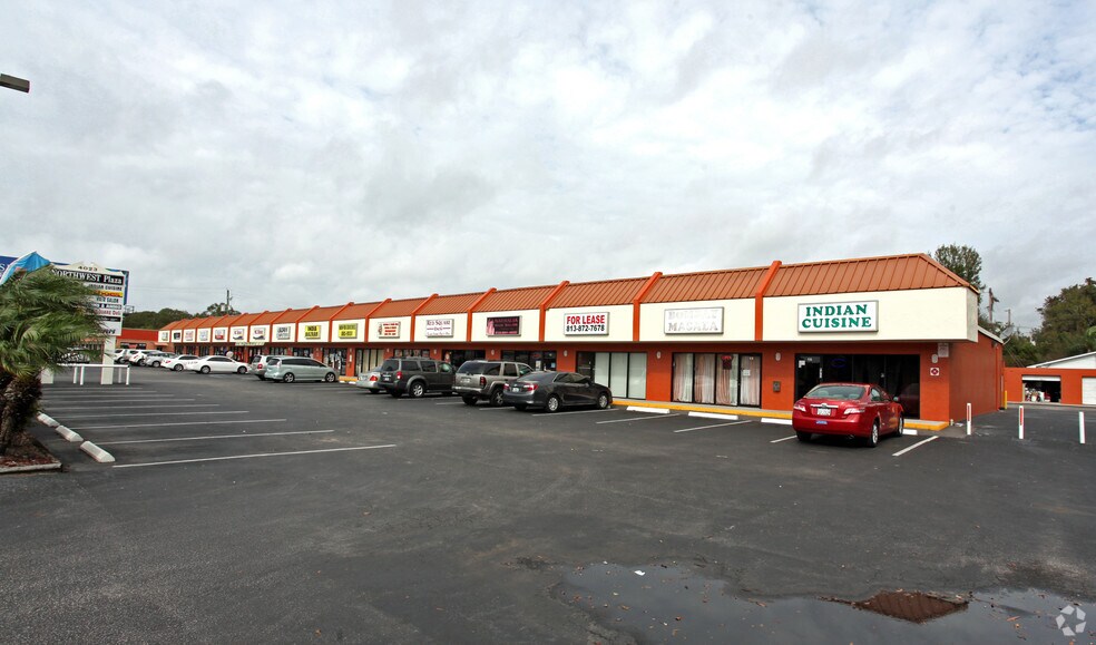 4023 W Waters Ave, Tampa, FL à louer - Photo de l’immeuble – Image 2 sur 5
