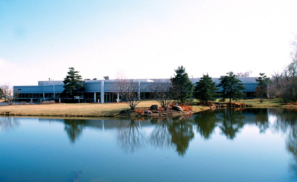 1290 Lakeside Dr, Gurnee, IL à vendre - Photo de l’immeuble – Image 1 sur 1