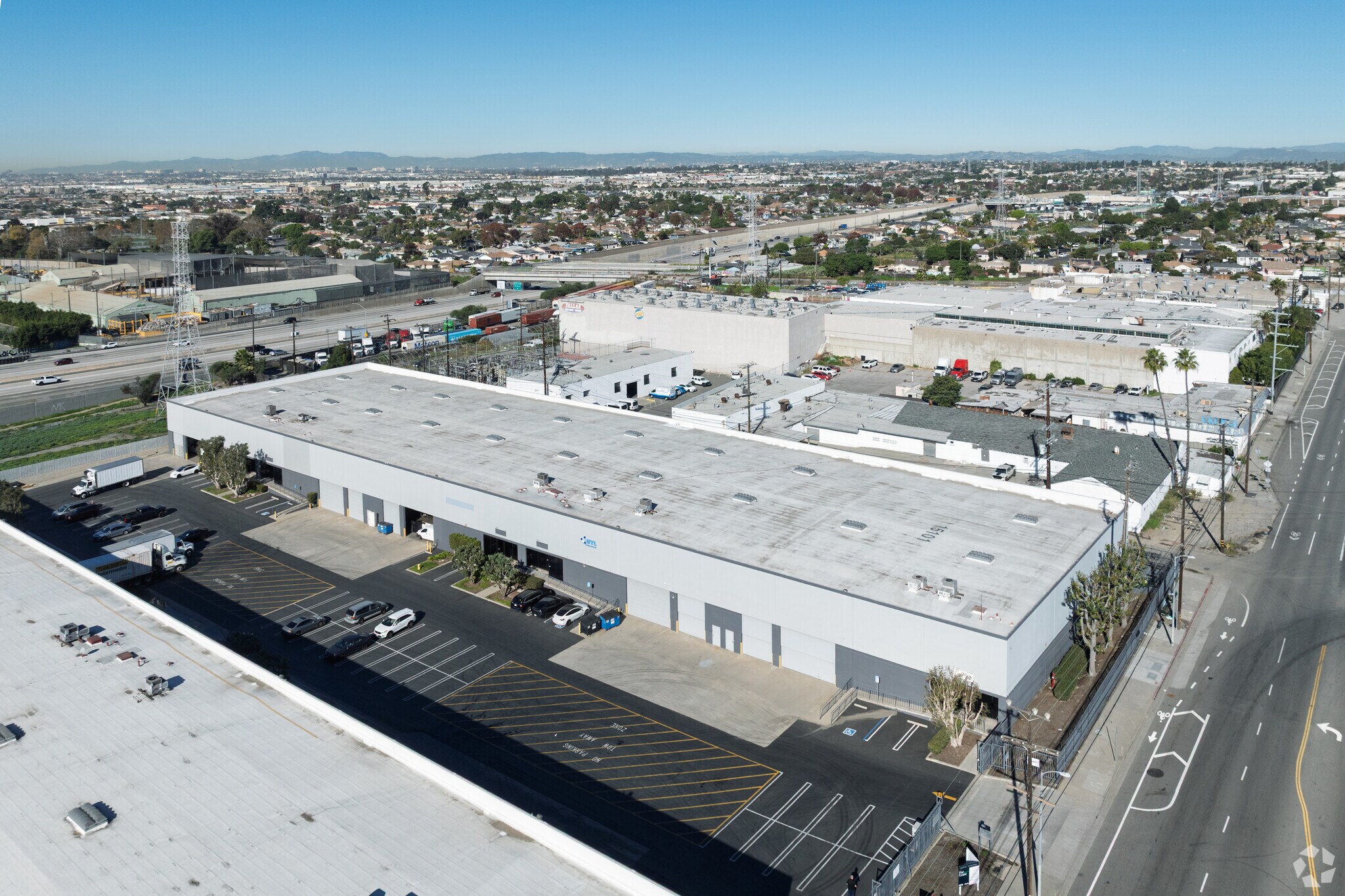 15101-15141 S Figueroa St, Gardena, CA à louer Photo de l’immeuble– Image 1 sur 4