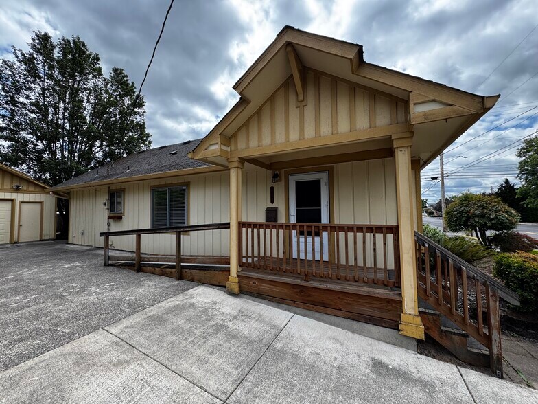 612 NE 2nd Ave, Camas, WA à vendre - Photo de l’immeuble – Image 3 sur 16