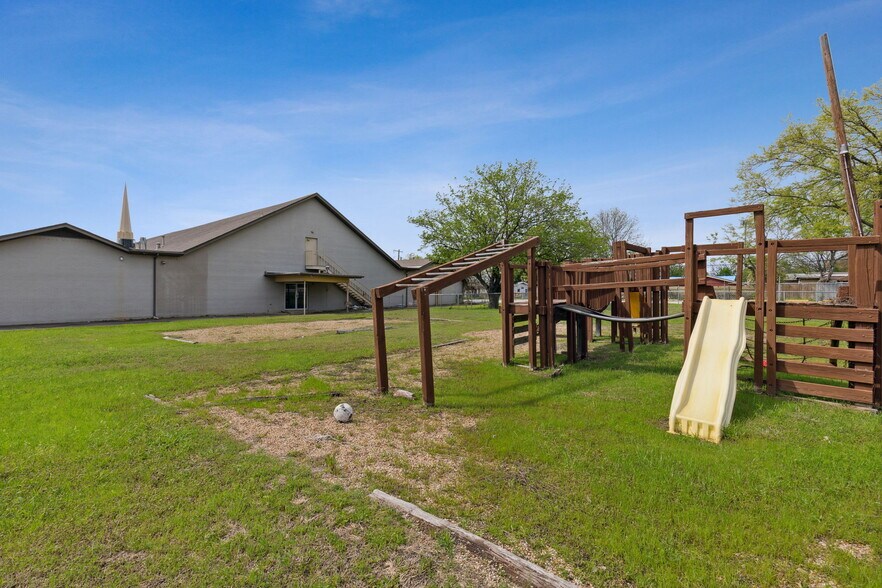 1919 S Collins St, Arlington, TX à vendre - Photo de l’immeuble – Image 3 sur 50
