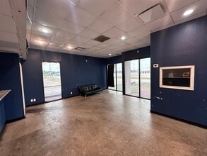 10900-10910 Kingspoint Rd, Houston, TX à louer Photo intérieure– Image 2 sur 8