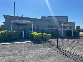 937 Bulkhead Rd, Green Cove Springs, FL à louer Photo de l’immeuble– Image 1 sur 11