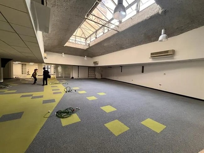 Plus de détails pour 8 Rue John Fitzgerald Kennedy, Toulouse - Bureau à vendre