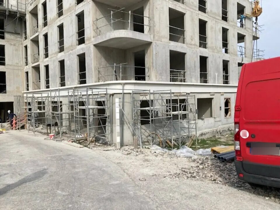 Local commercial dans Noisy-le-Grand à louer Photo de la construction– Image 1 sur 10