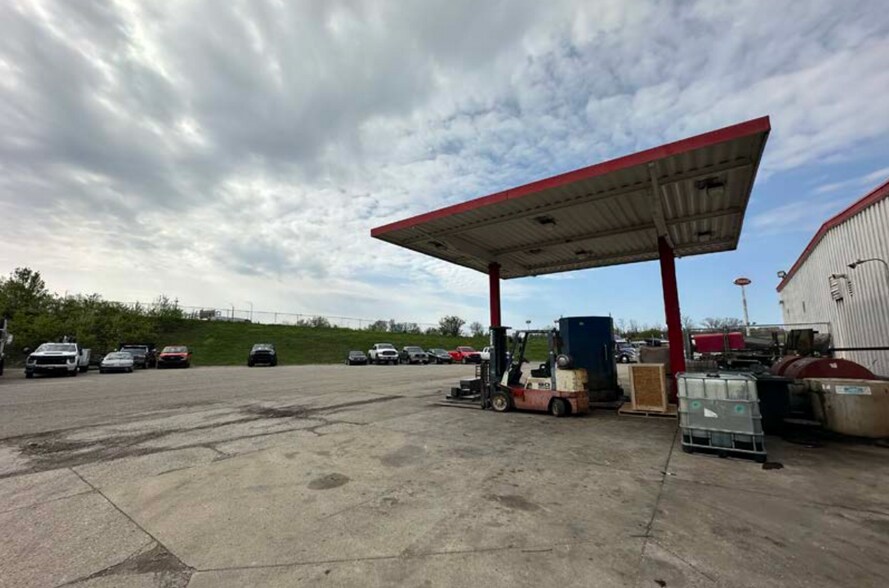 635 Viox Dr, Erlanger, KY à louer - Photo de l’immeuble – Image 3 sur 8