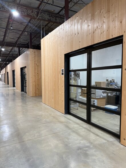 600 S 1st St, Rogers, AR à louer - Photo de l’immeuble – Image 3 sur 36