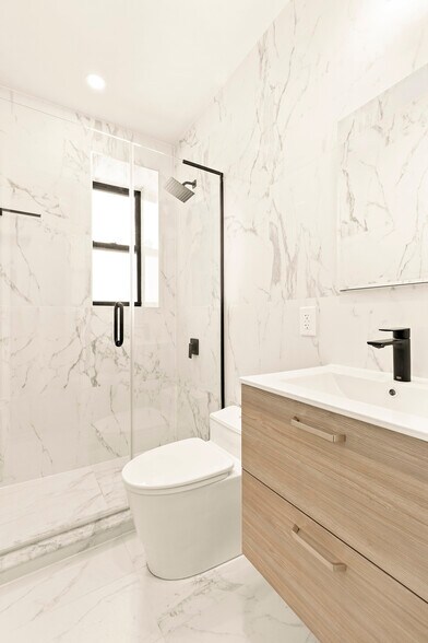 1155 45th Ave, Long Island City, NY à vendre - Photo de l’immeuble – Image 3 sur 66