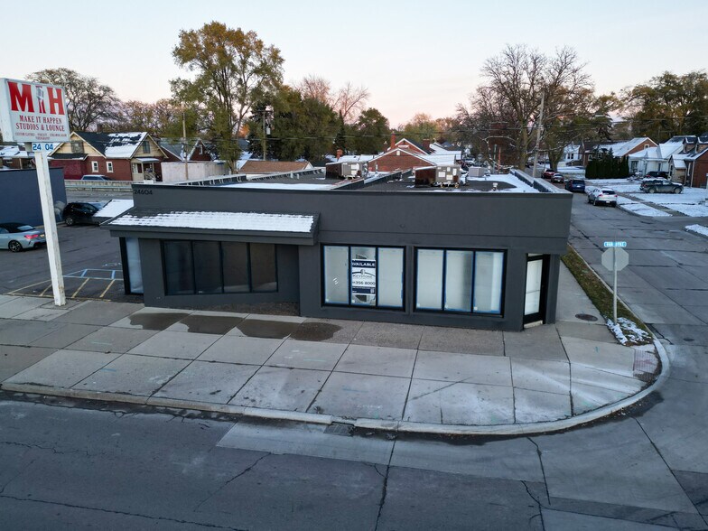 24604 Van Dyke Ave, Center Line, MI à louer - Photo de l’immeuble – Image 2 sur 6