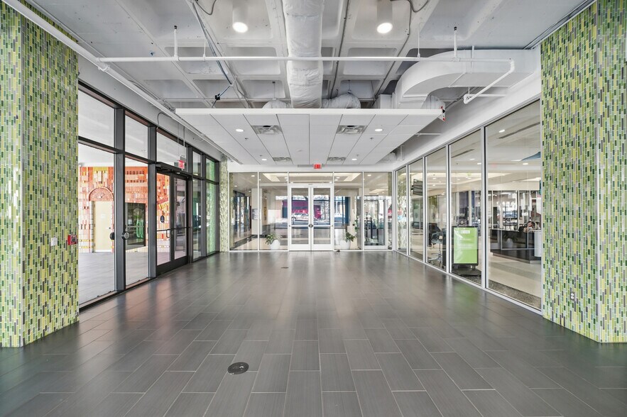 40 E Adams St, Jacksonville, FL à louer - Photo de l’immeuble – Image 1 sur 13