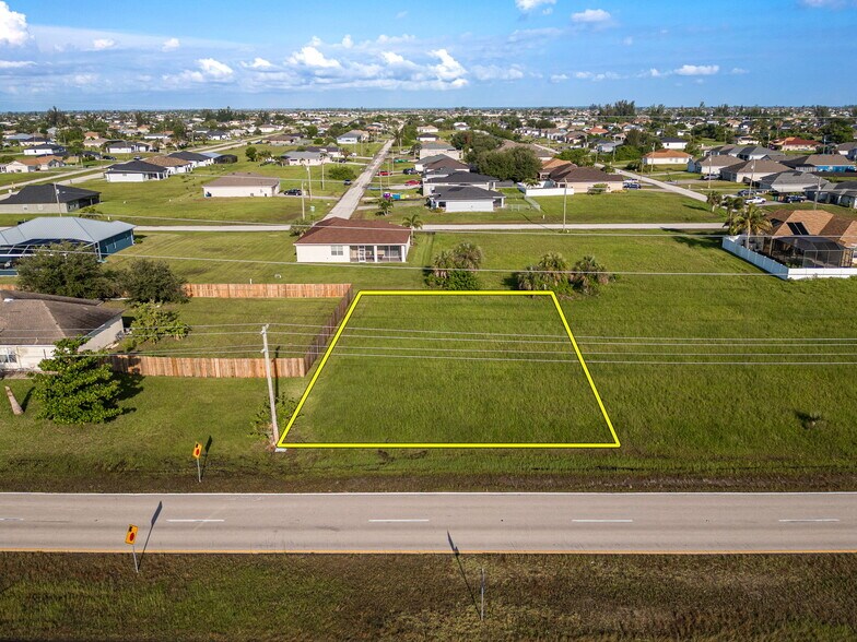 816 El Dorado N blvd, Cape Coral, FL à vendre - Aérien – Image 2 sur 30