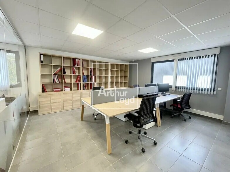 Bureau dans Cesson à louer - Photo de l’immeuble – Image 2 sur 3