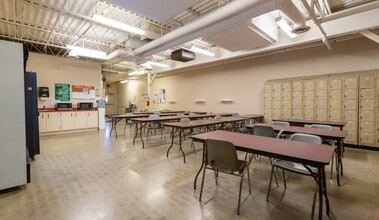 888 Guelph St, Kitchener, ON à louer Photo intérieure– Image 2 sur 3