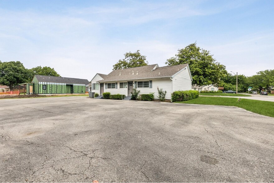 745 N Buckner Blvd, Dallas, TX à vendre - Photo de l’immeuble – Image 2 sur 9