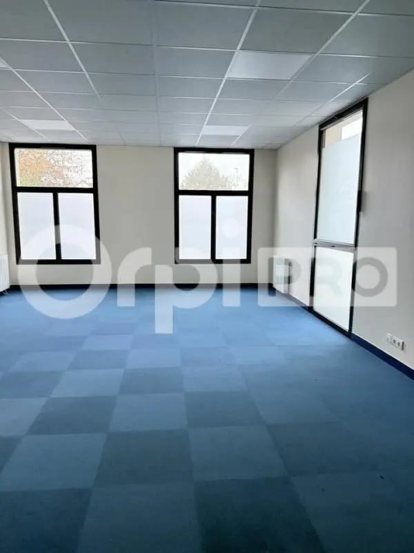 Plus de détails pour Bureau à louer