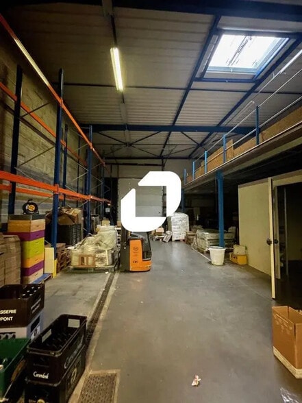 Local d’activités dans Échirolles à louer - Photo intérieure – Image 2 sur 7