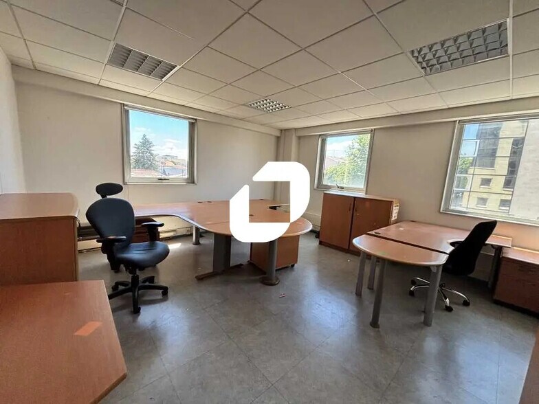 Bureau dans Bordeaux à louer - Photo de l’immeuble – Image 1 sur 7