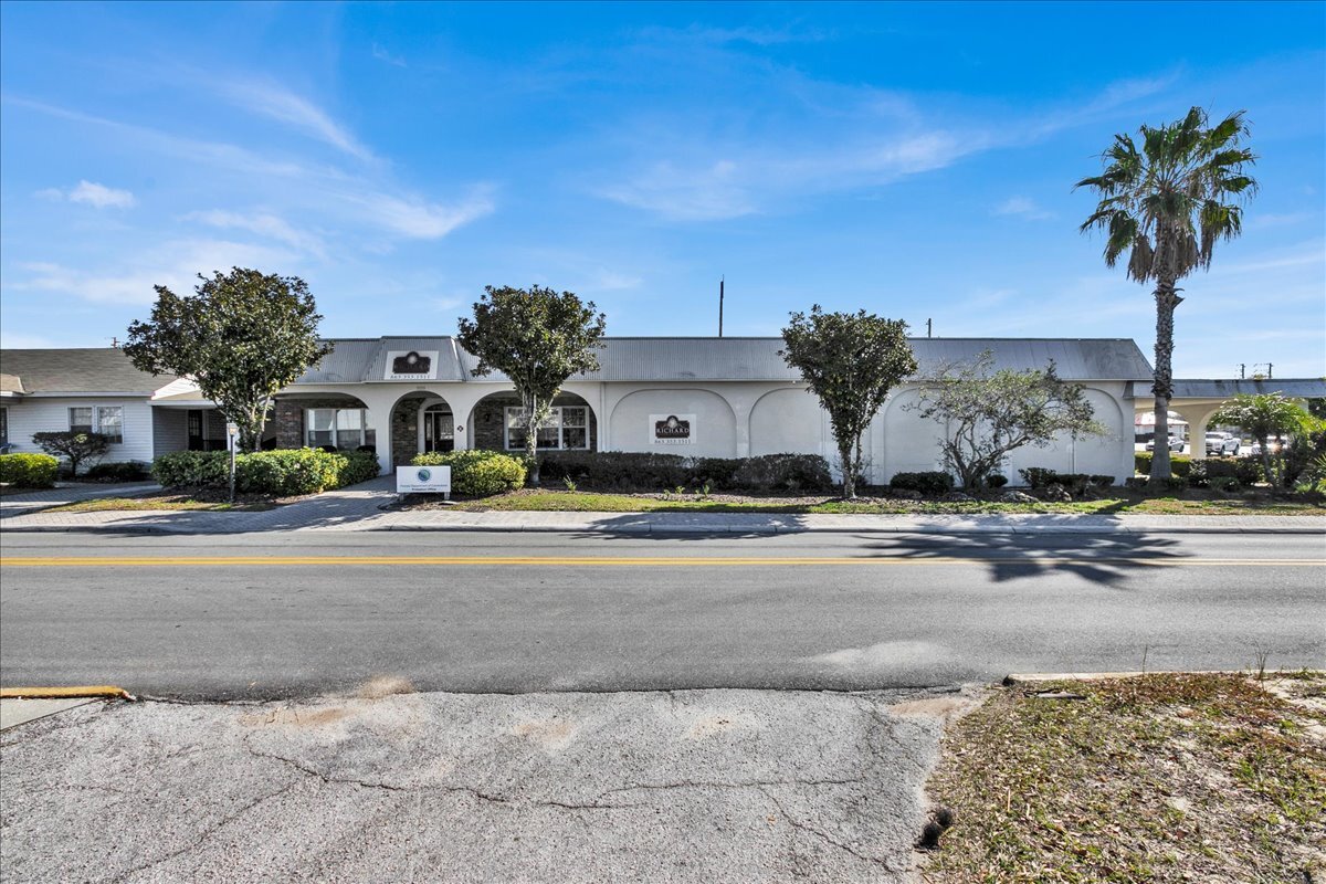 233 N 9th St, Haines City, FL à louer Photo principale– Image 1 sur 8